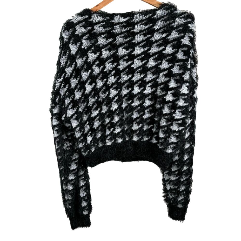 Forever 21 Women's Fuzzy Knit Houndstooth Cardigan Sweater‎ Medium - Picture 2 of 10